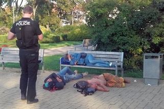 Lidé v Mladé Boleslavi se na ulicích bojí. Vinu dávají cizincům z fabrik - Novinky